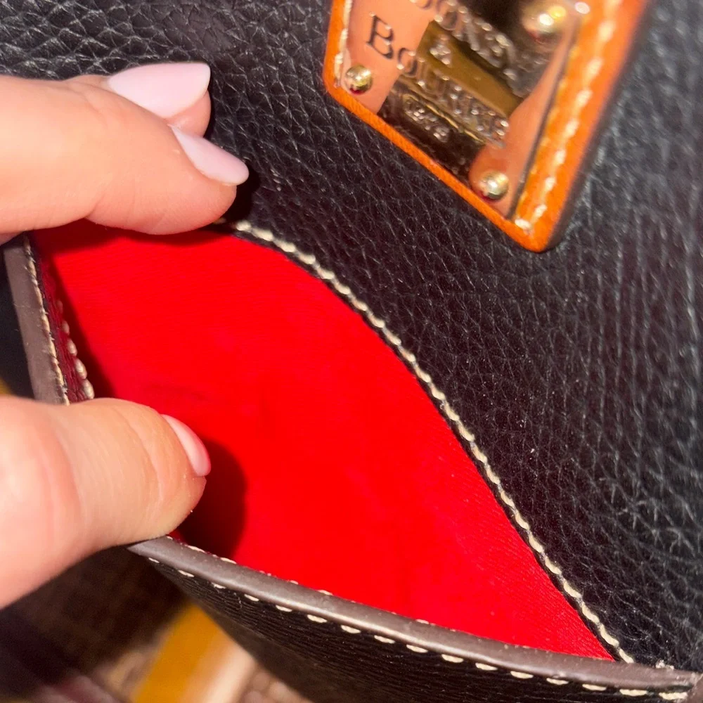 Dooney & Bourke Vintage Lexington Black Tote - Picture 4 of 16